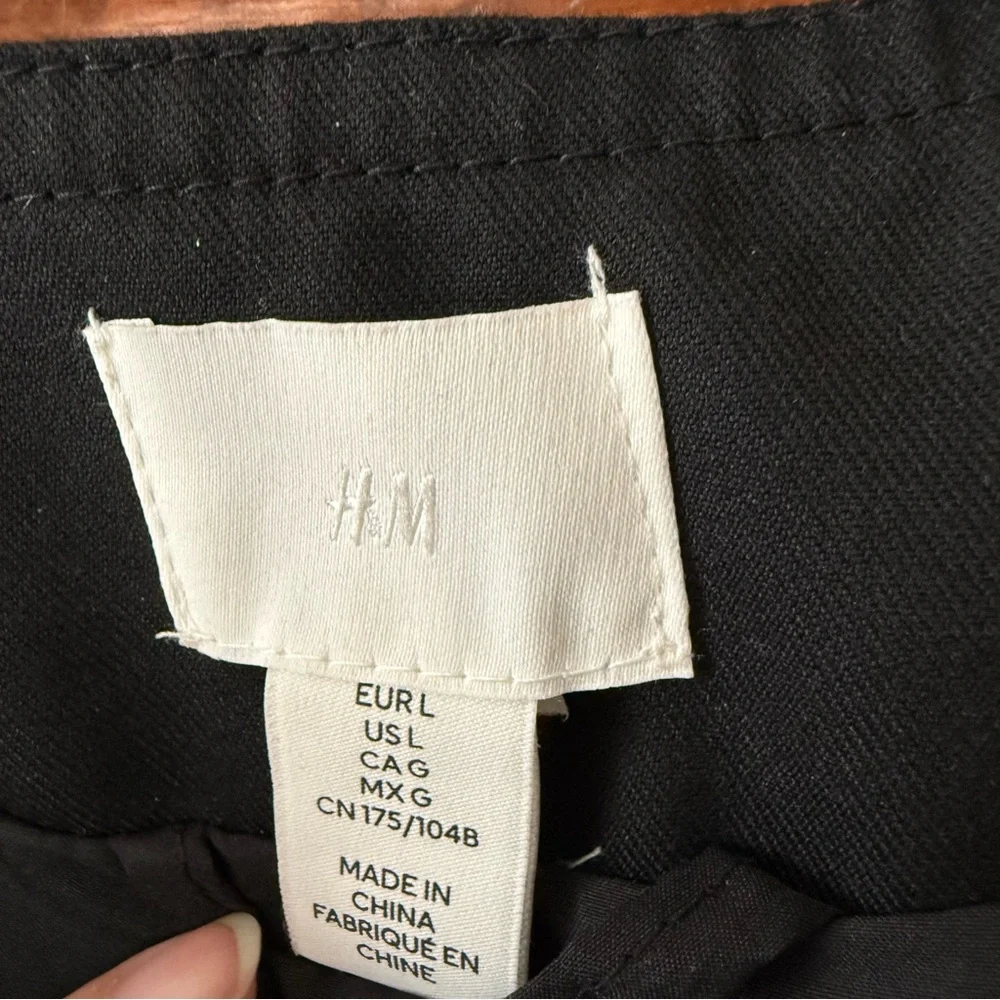 H&M Black Cropped Jacket with Gold Snap Buttons Sz L - Picture 6 of 7